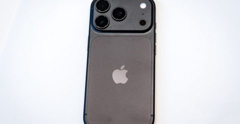 The black iPhone Pro returns