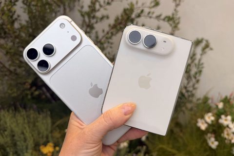 I’ve used the new iPhones and this one is my favourite (but it’s probably not the one you should buy)