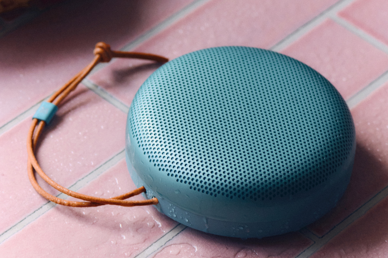 Bang Olufsen A1 3rd Gen wet