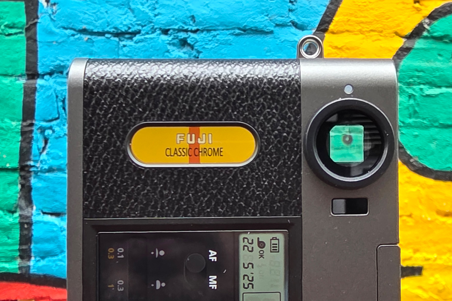 Fujifilm X-Half hands-on review second screen