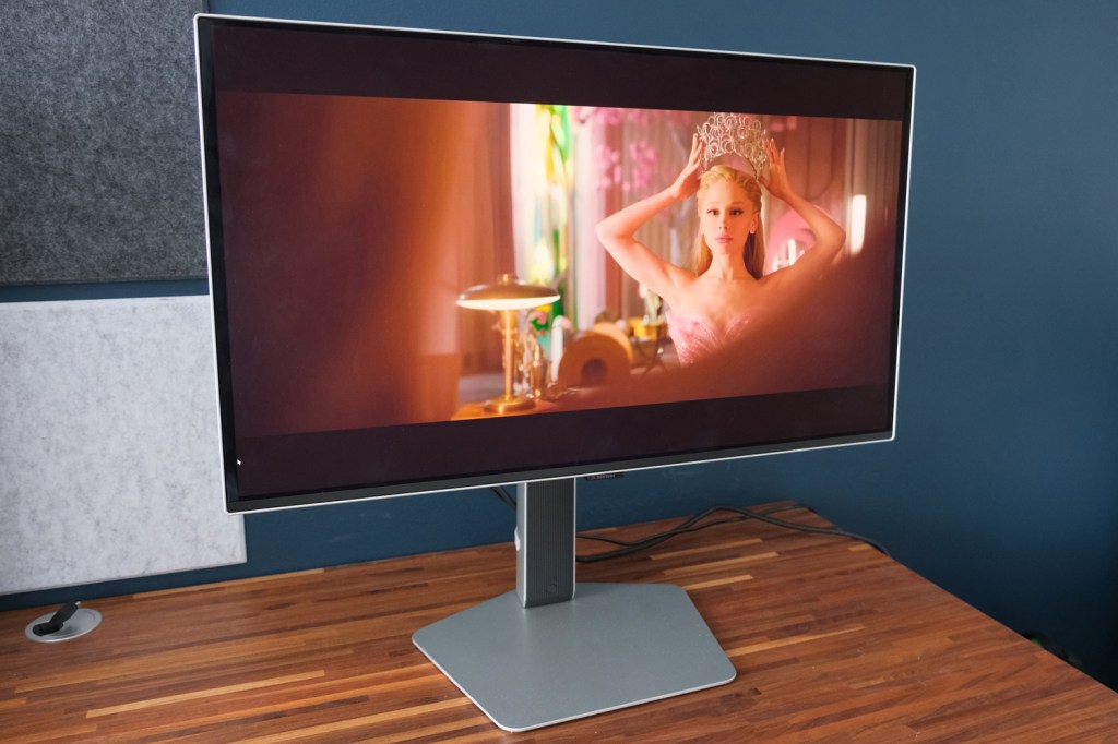 Samsung G81SF review display 2