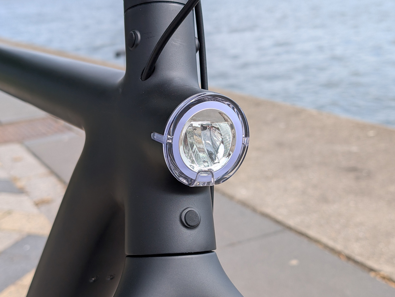 VanMoof S6 Black headlight