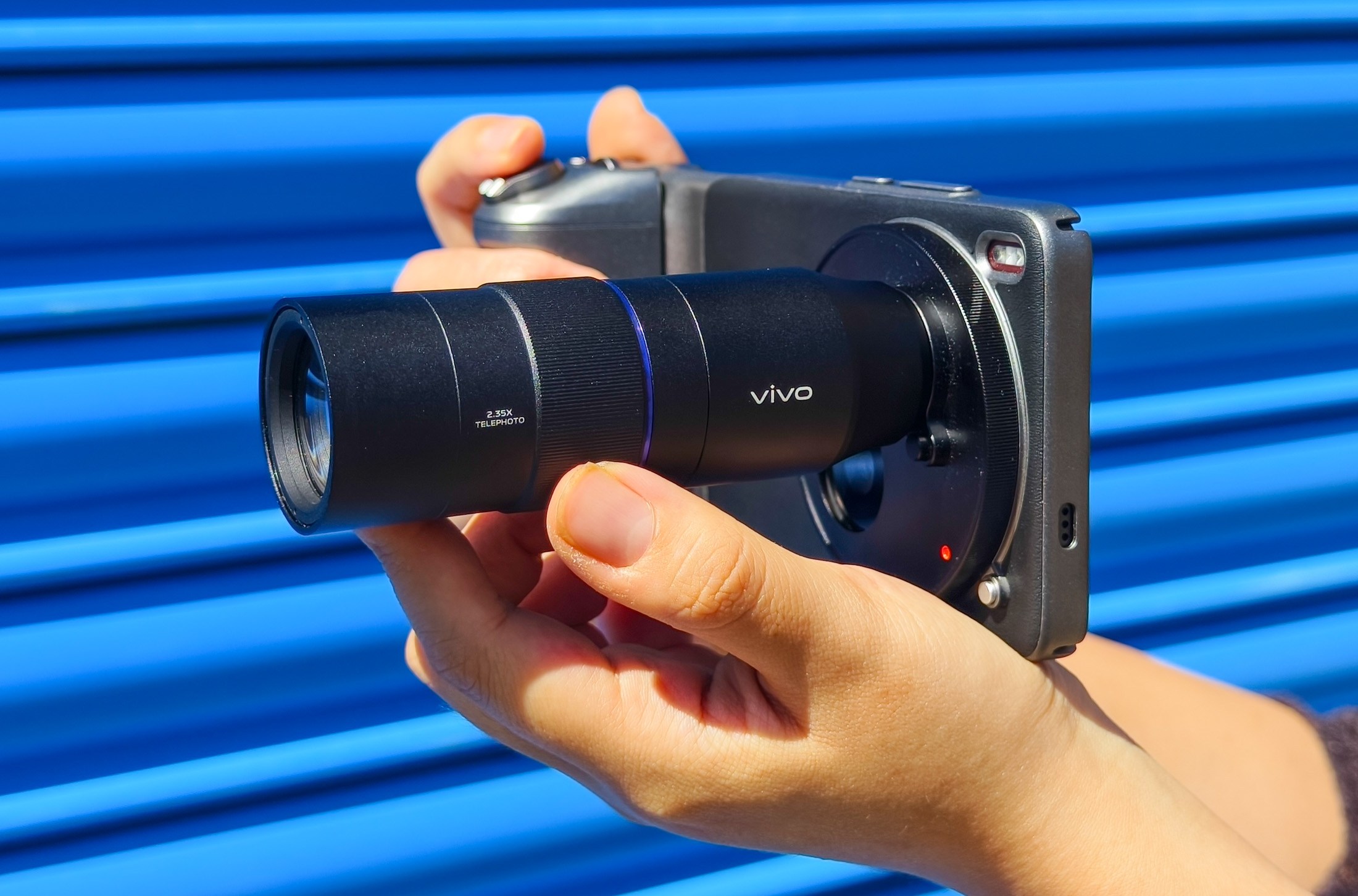 It basically looks like a camera, if you squint a little.
