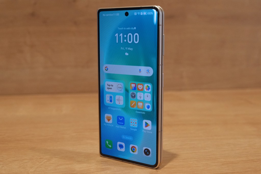 Honor Magic V5 hands-on screen outer