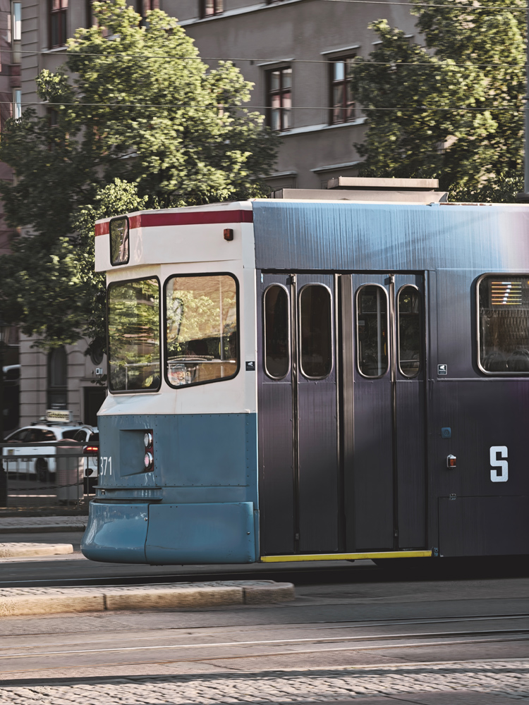 Oppo Find X8 ultra film simulations tram