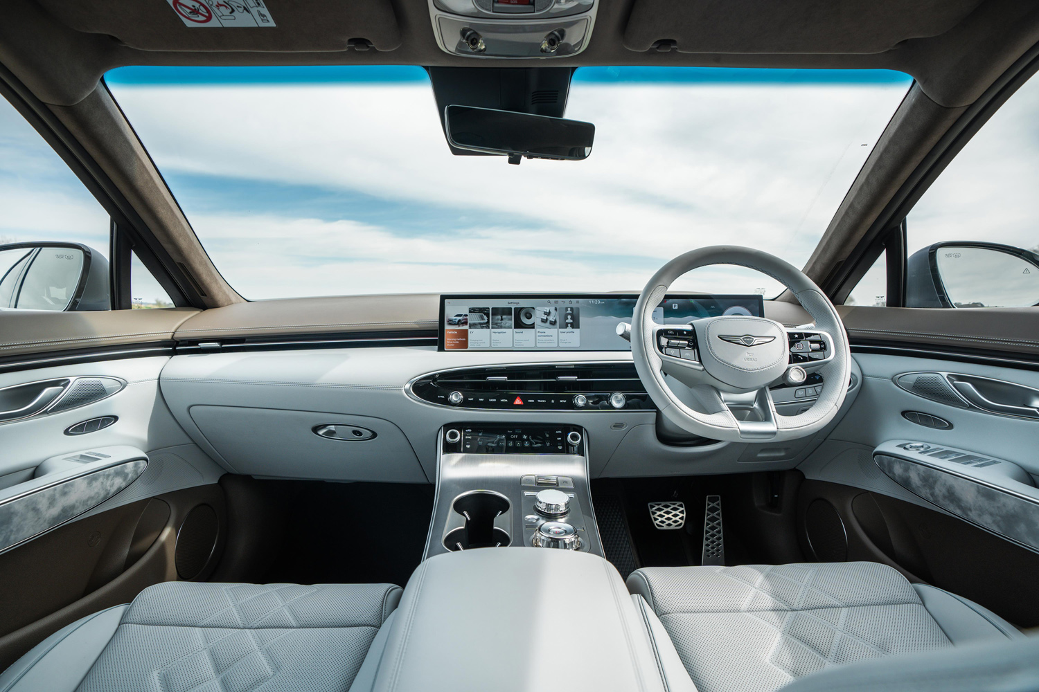 Genesis Electrified GV70 drive dashboard