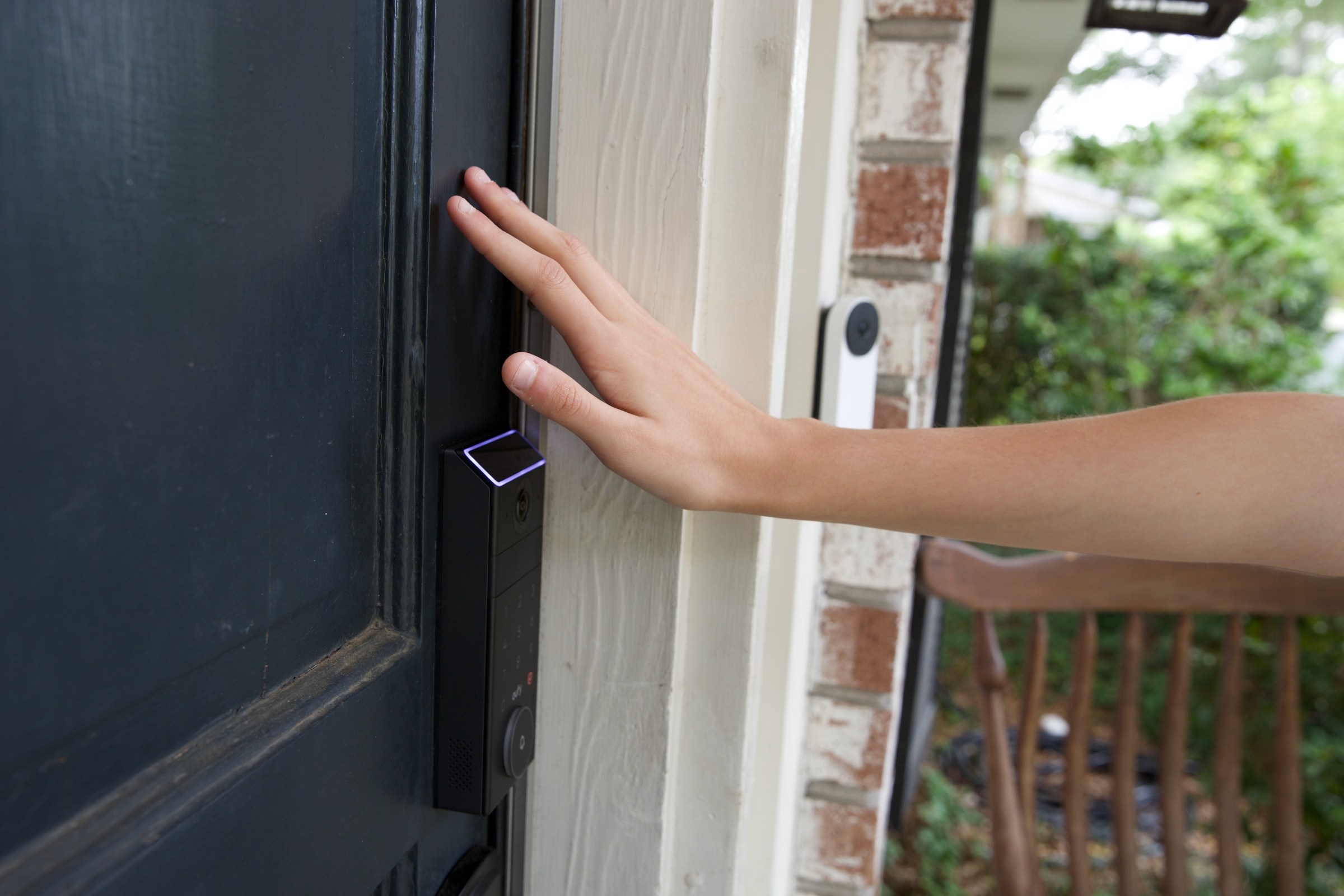 Palm unlock worked quickly and reliably, once we got the hang of it.