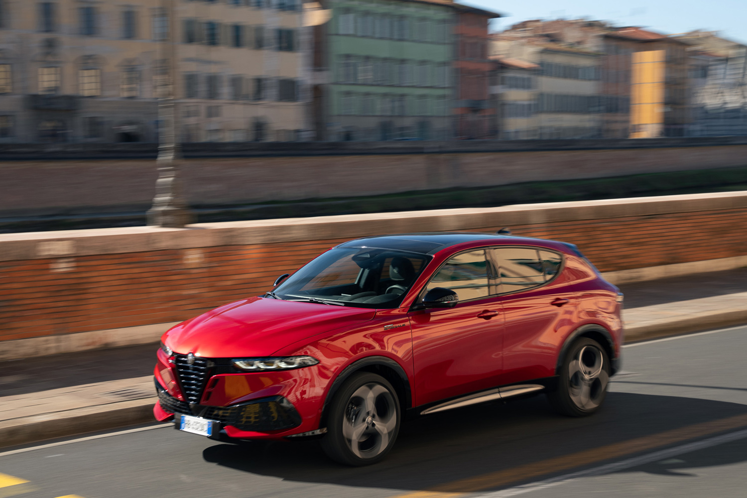 Alfa Romeo Tonale PHEV drive tracking city