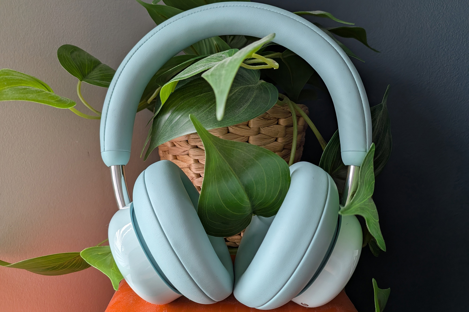 CMF Headphone Pro review design