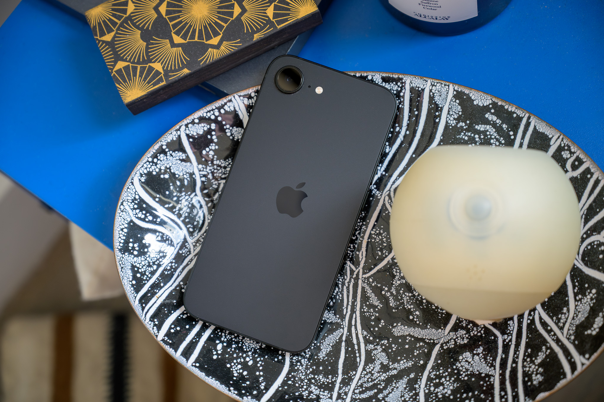 A hands-on photo of Apple’s iPhone 16E.