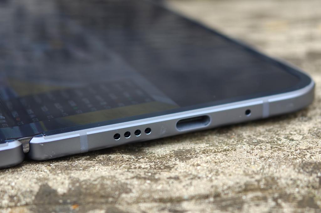 Google Pixel 10 Pro Fold review USB