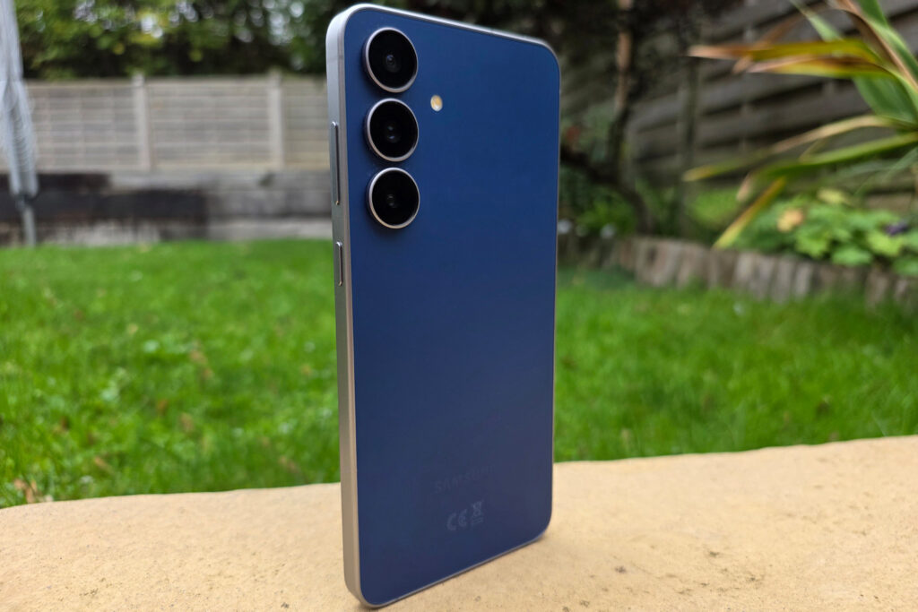 The Galaxy S25 FE is the first sensibly-priced Samsung phone I’ve enjoyed using in years