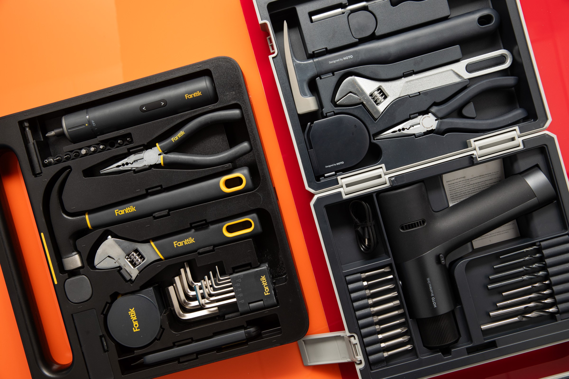 Fanttik’s toolkit on the left, Hoto’s on the right.