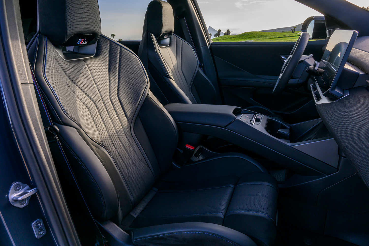 BMW iX3 2026 drive front seats