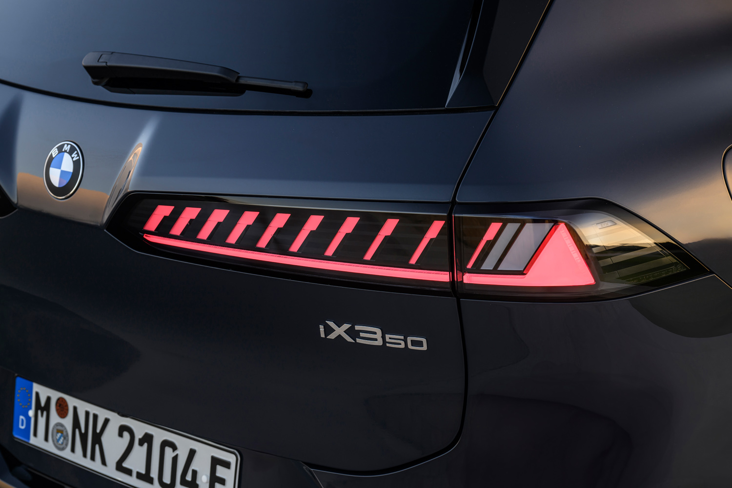 BMW iX3 2026 drive rear lights