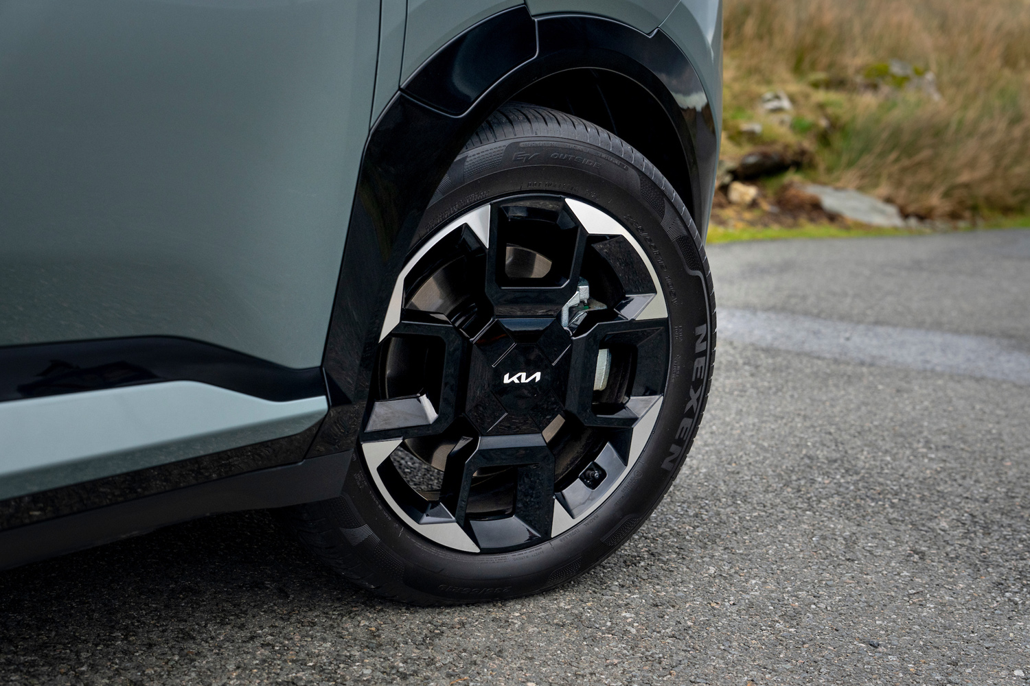 Kia EV5 drive alloy wheels