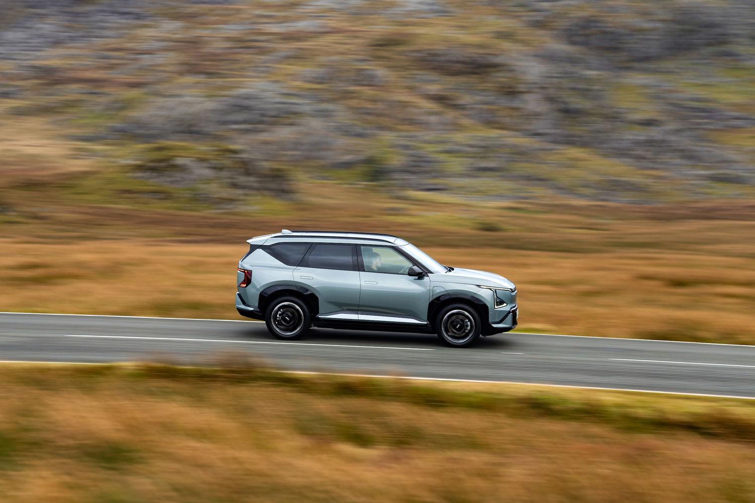 Kia EV5 drive on road side