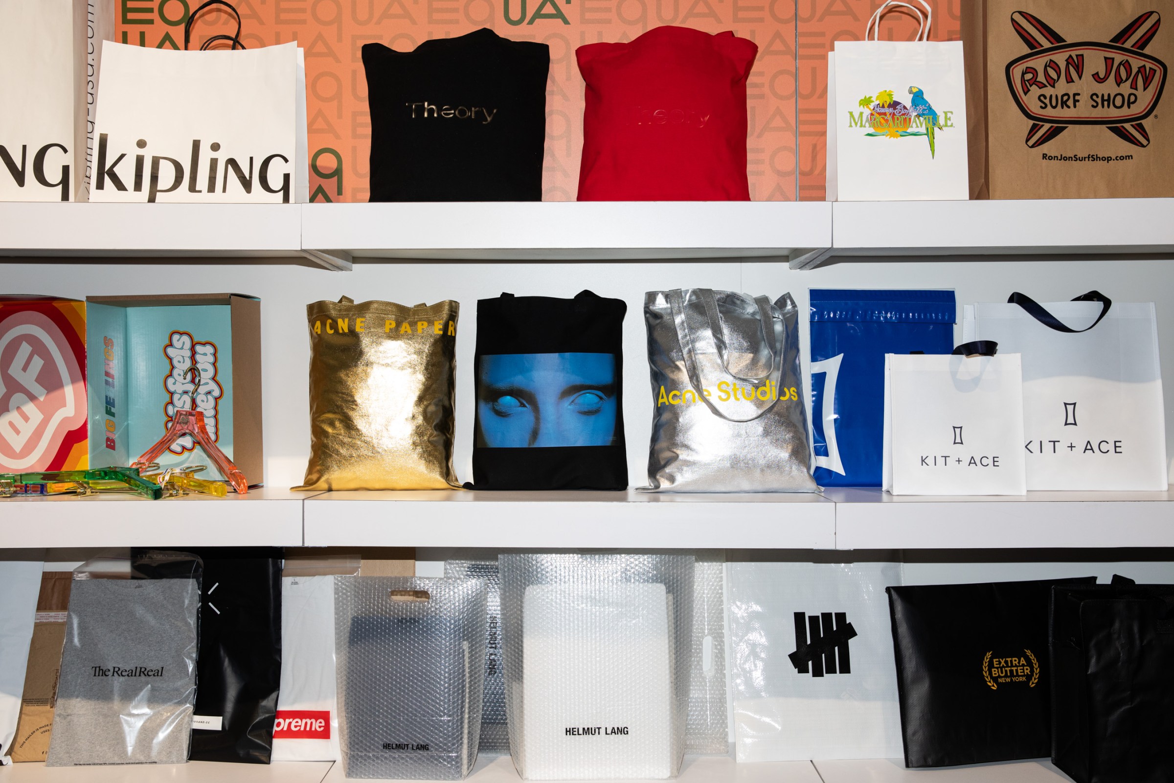 Equapack’s booth had no robots, no screens, and no big AI promises.