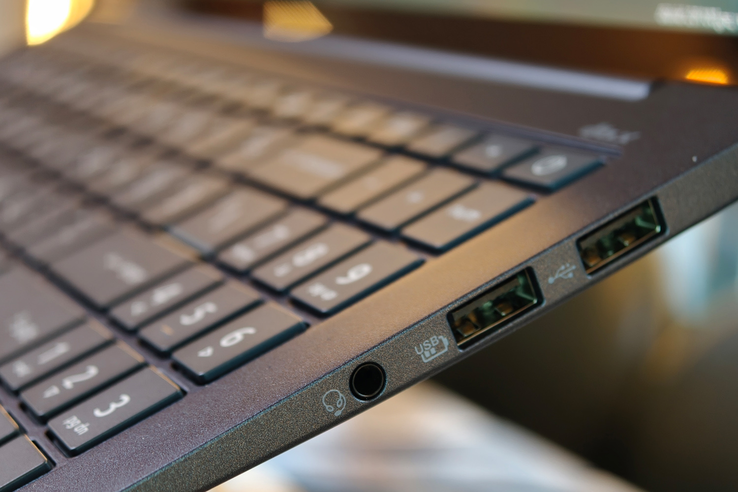 Acer Swift 16 Edge AI CES 2026 ports right