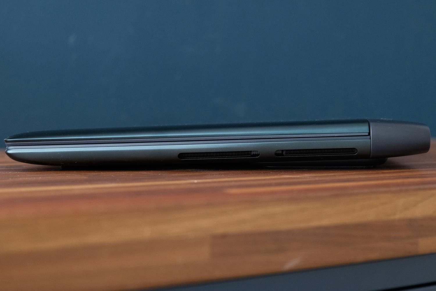 Alienware 16 Area-51 review 2025 thickness