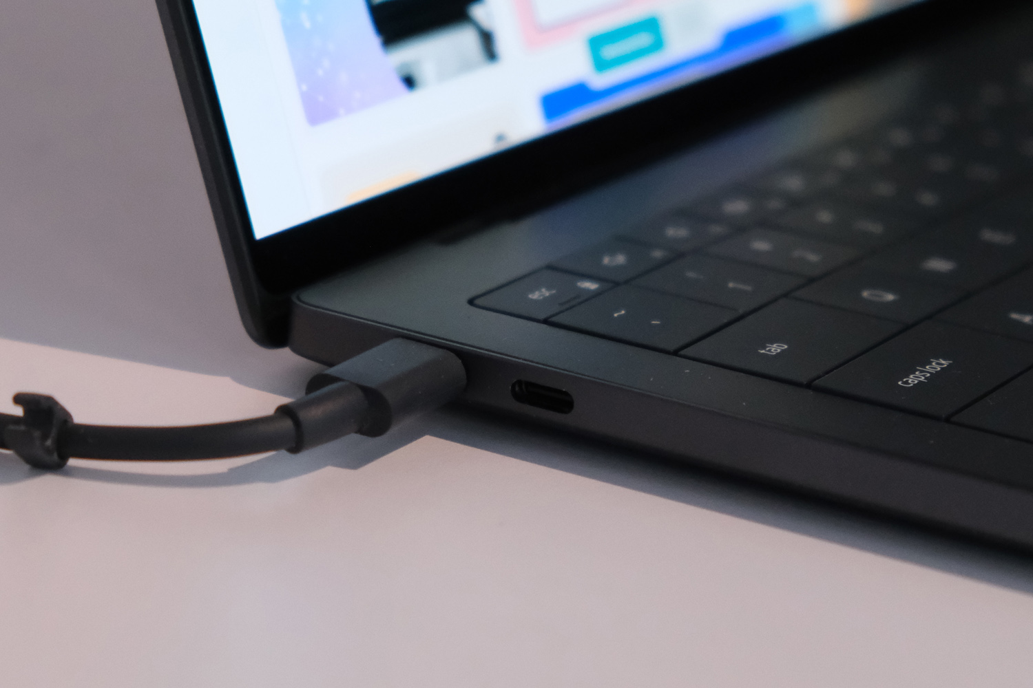 Dell XPS 14 CES 2026 ports left