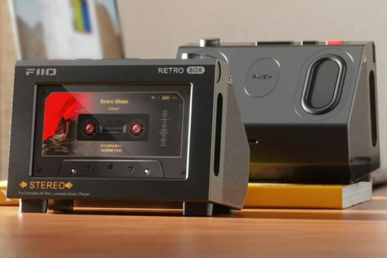 This portable hi-res music player has retro charm in more ways than one