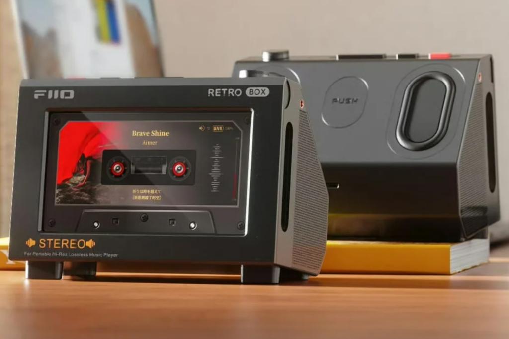 FiiO Retro Box cassette style