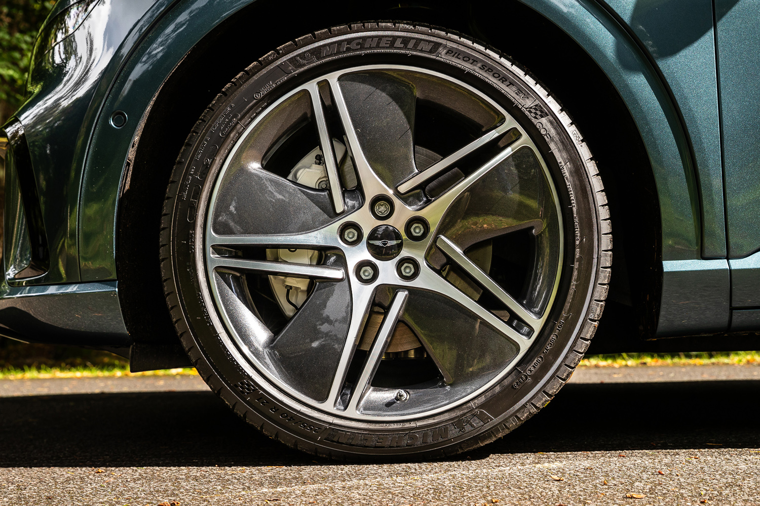 Genesis GV60 Performance drive 2026 alloy wheels