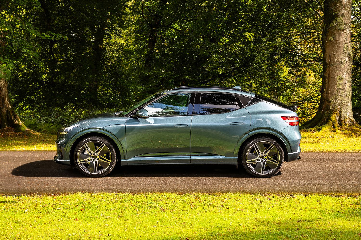 Genesis GV60 Performance drive 2026 static side