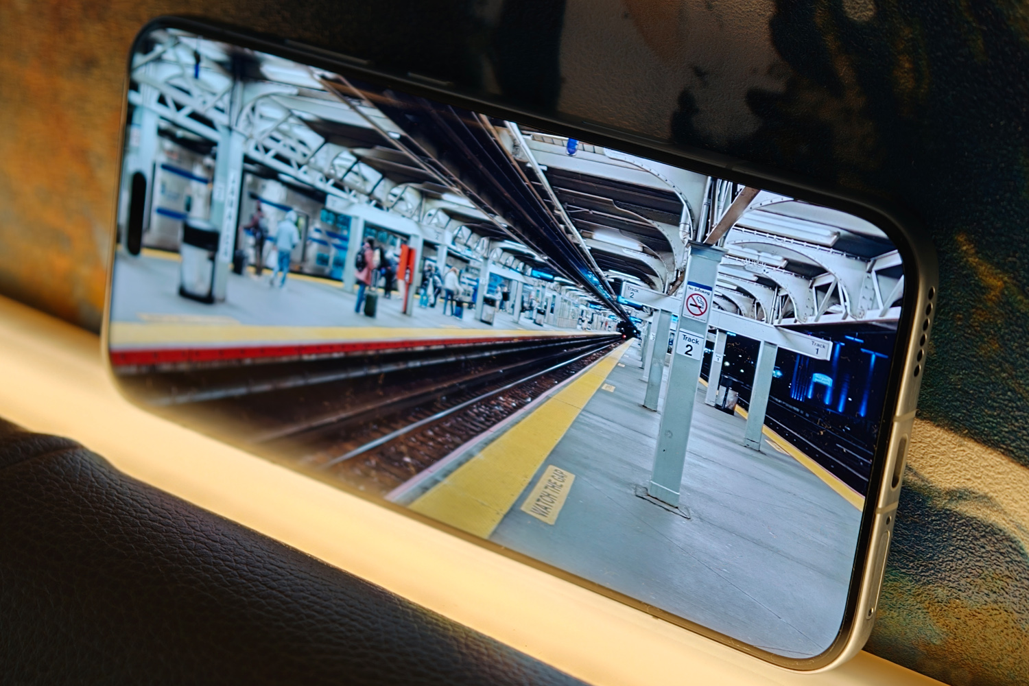 Honor Magic 8 Pro review display 3