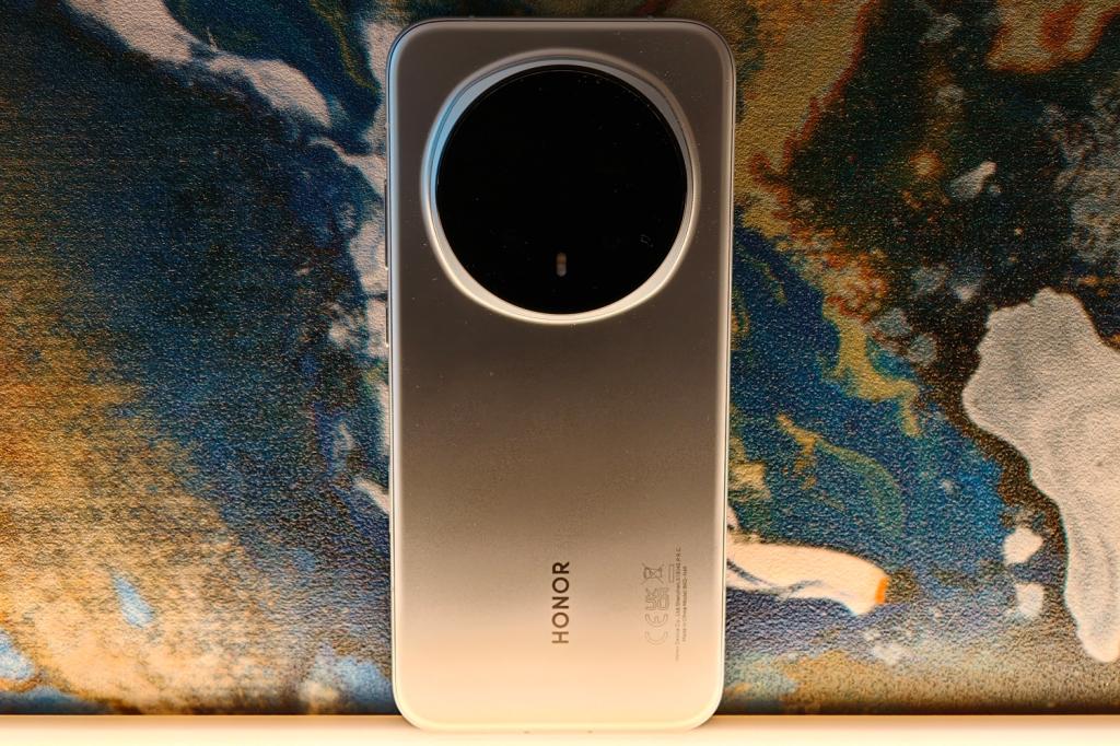 Honor Magic 8 Pro review rear