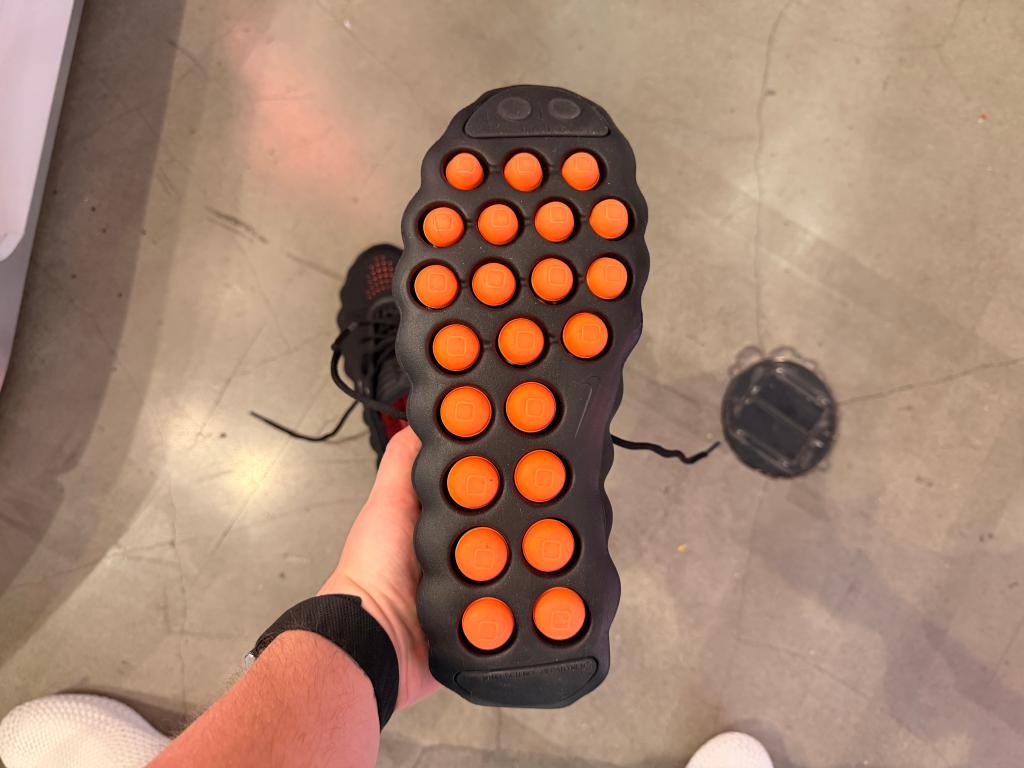 Nike Mind 002 nodes on sole