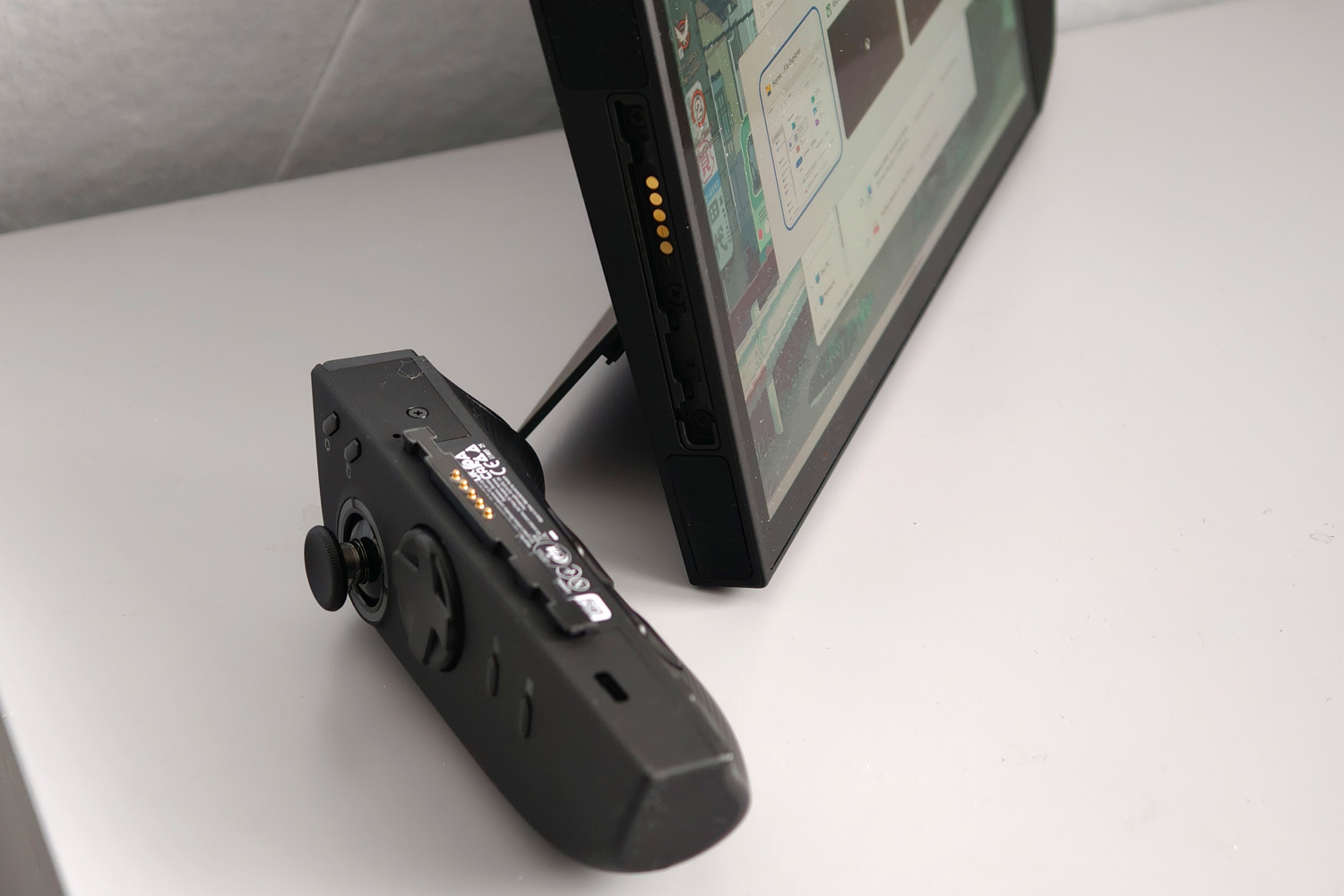 Lenovo Legion Go 2 review detachable controllers