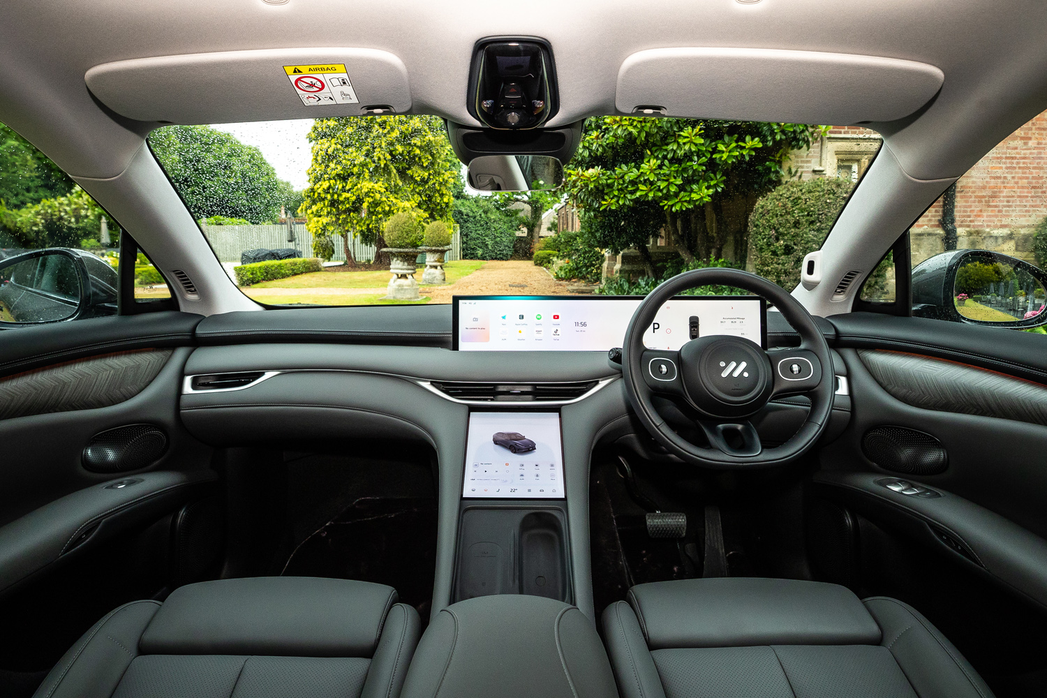 MG IM6 drive 2026 cabin