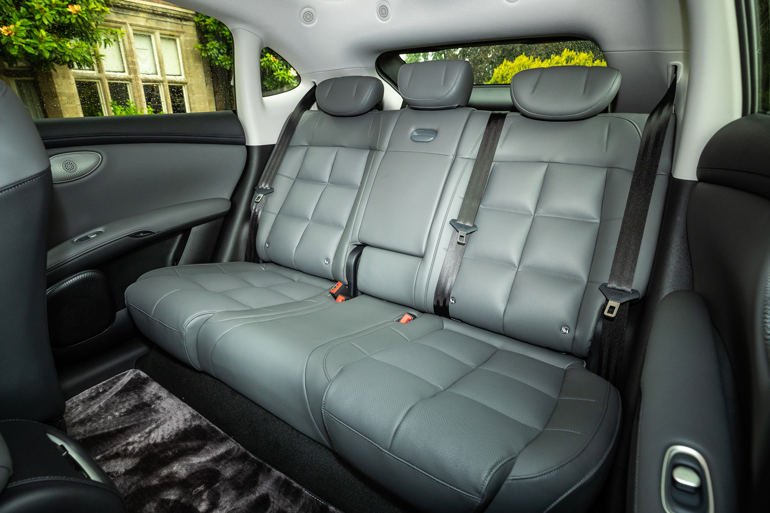MG IM6 drive 2026 rear seats