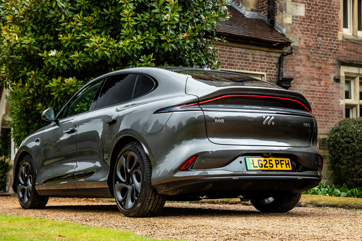 MG IM6 drive 2026 static rear