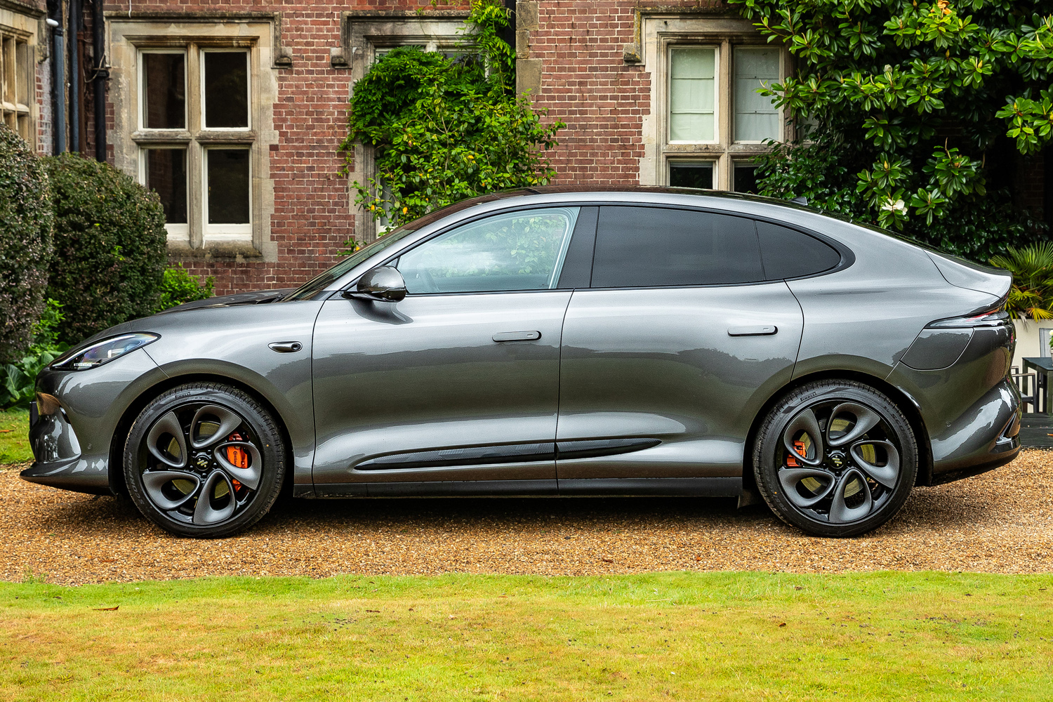 MG IM6 drive 2026 static side