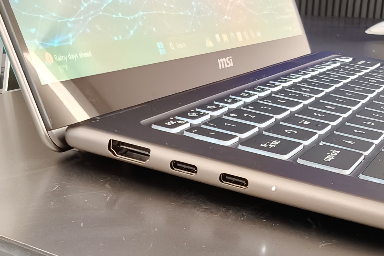 MSI Prestige 14 AI+ CES 2026 ports left