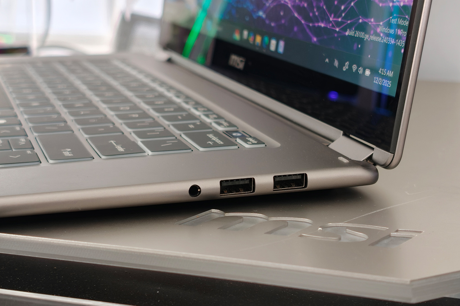 MSI Prestige 16 Flip AI+ CES 2026 ports right