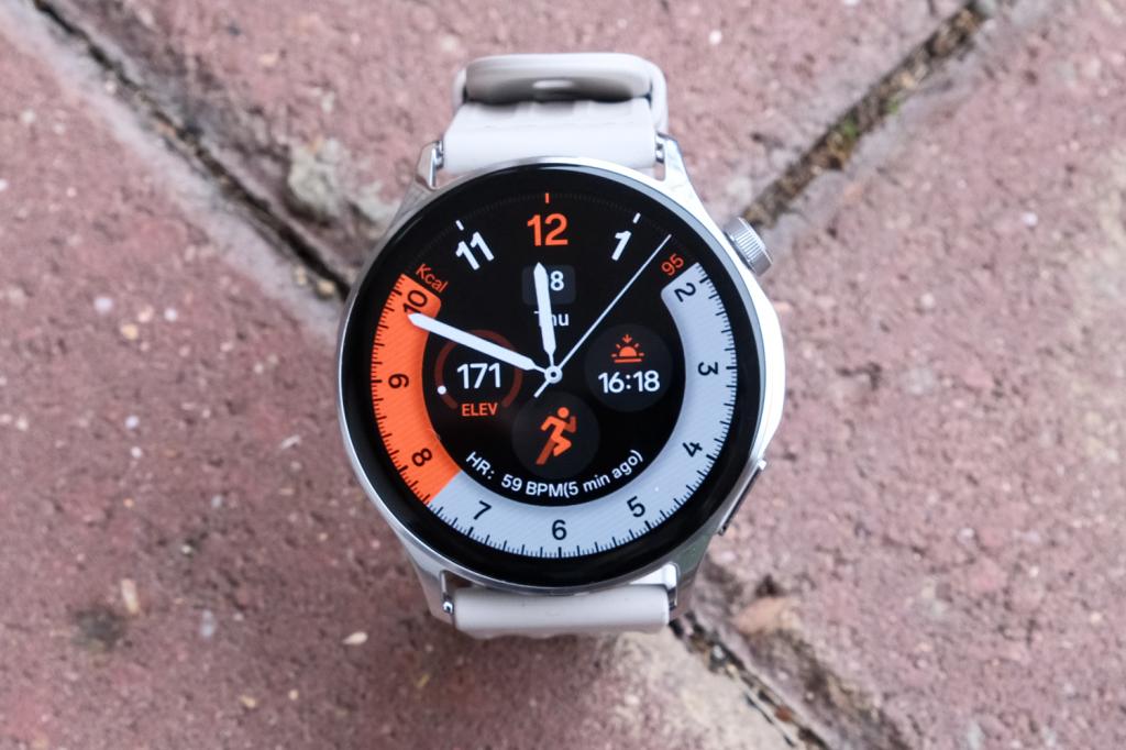 OnePlus Watch Lite review front