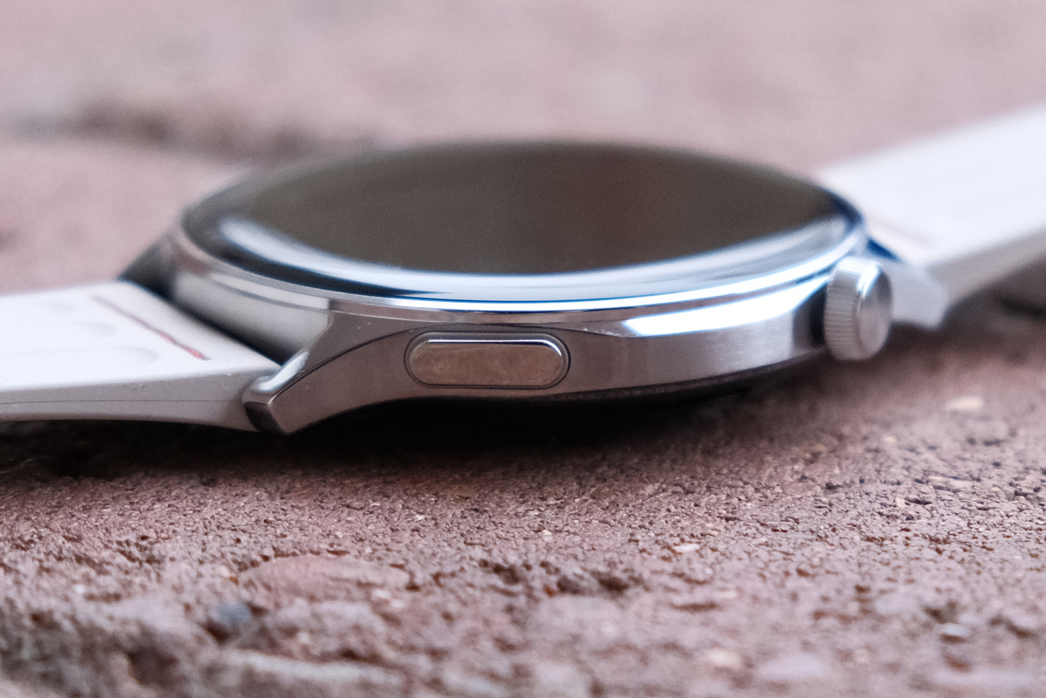OnePlus Watch Lite review touch sensor