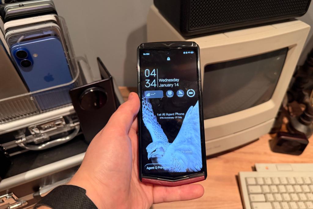 Vertu Agent Q Display