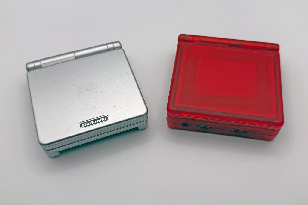 RG35XXSP next to GBA SP