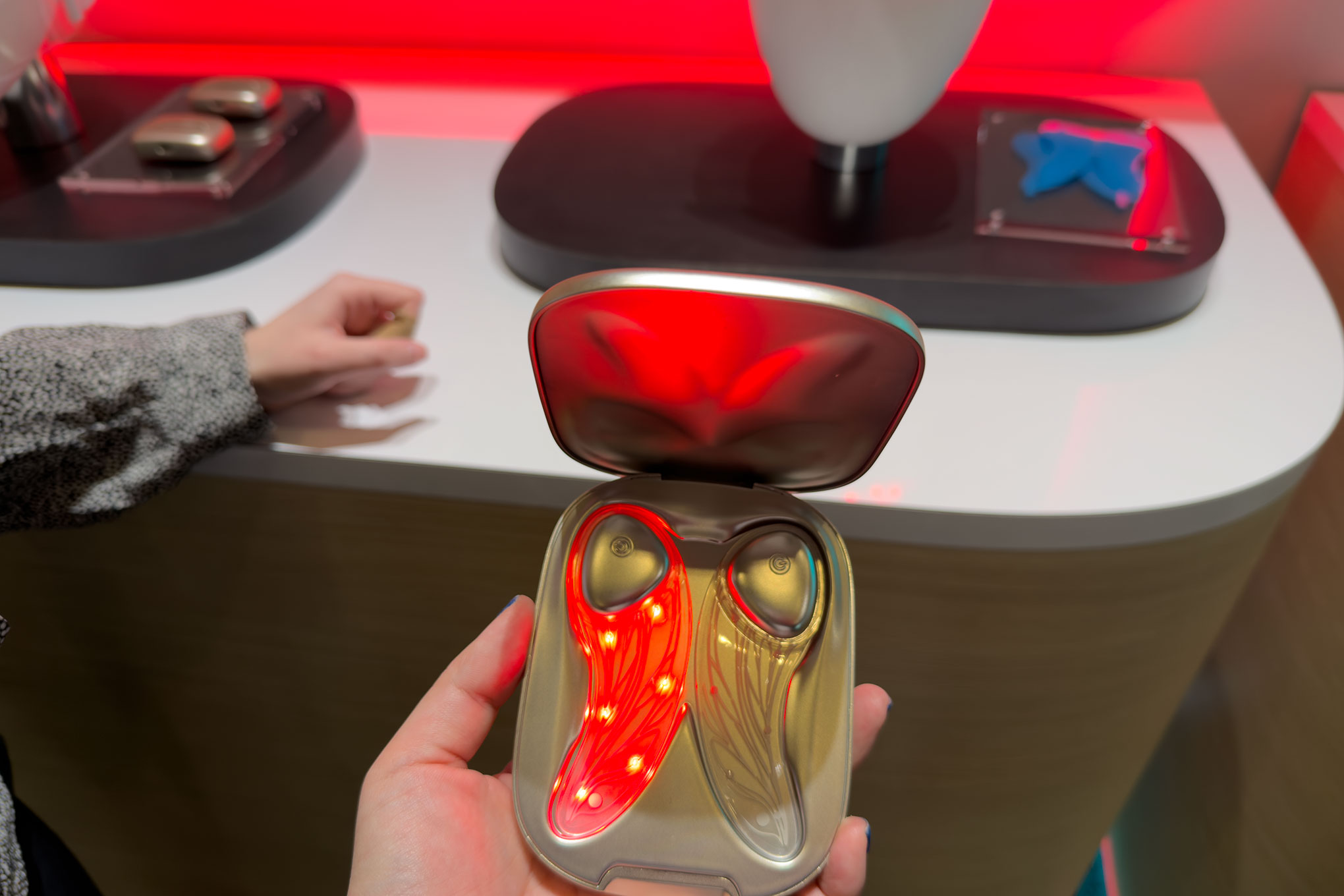 A smaller eye mask version.