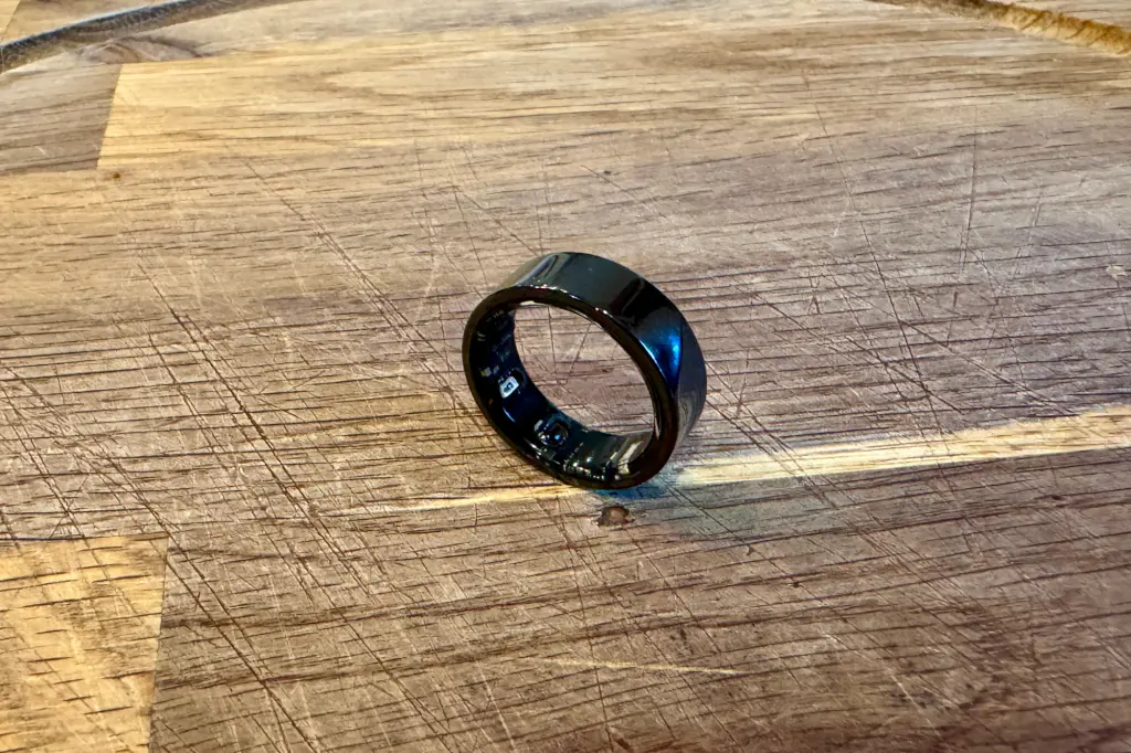 Luna Ring 2 on table