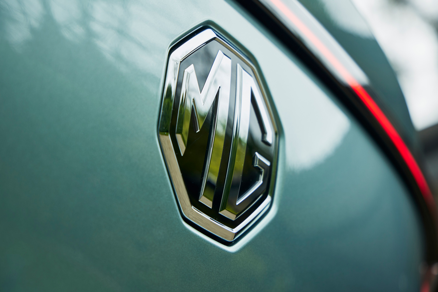 MG4 Urban drive boot badge