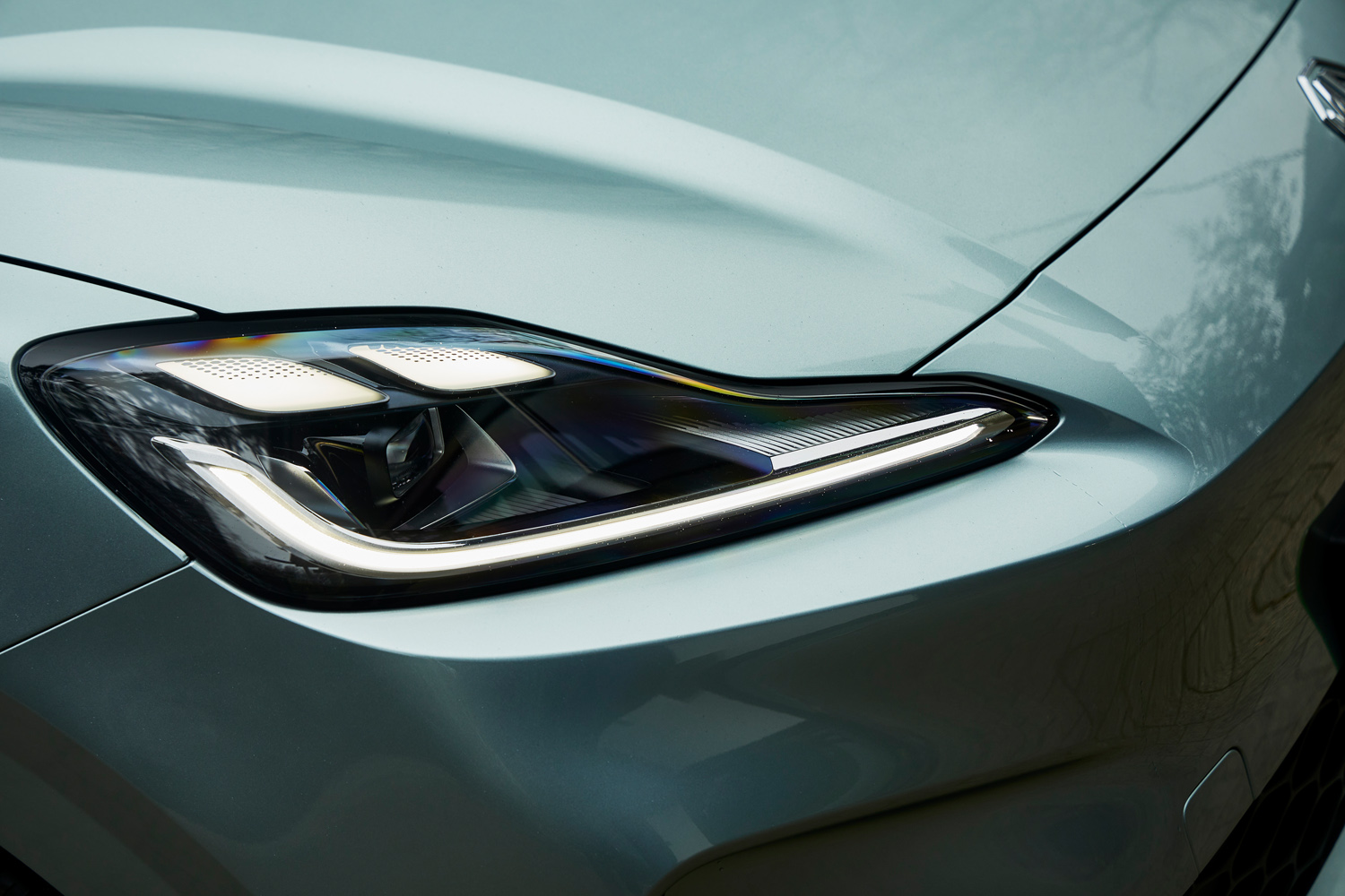 MG4 Urban drive headlights