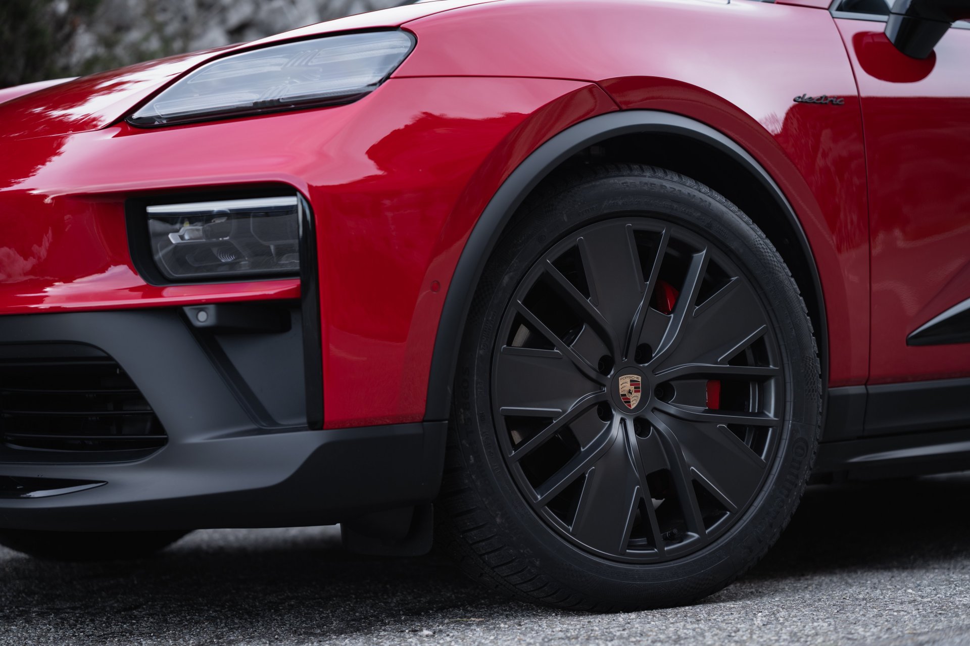 Porsche Macan GTS EV review alloy wheels