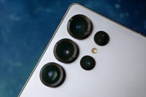 Samsung’s new AI phone camera promises magical features, infinite cupcakes