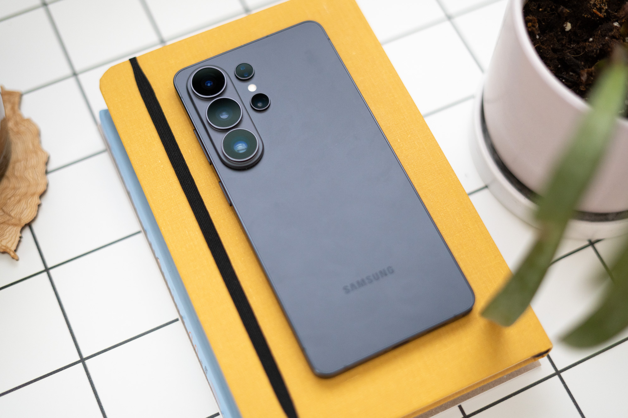 Samsung Galaxy S26 Ultra on a desk